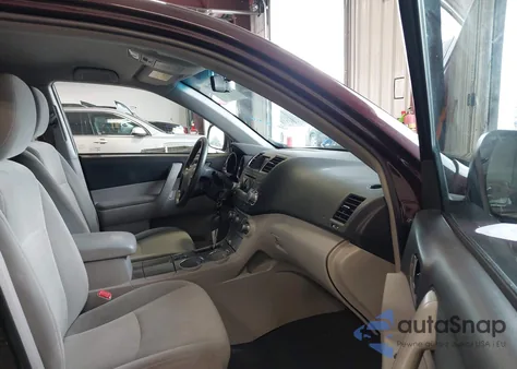 2012 Toyota Highlander Base V6 из США, поврежденный, VIN 5TDBK3EHXCS151934
